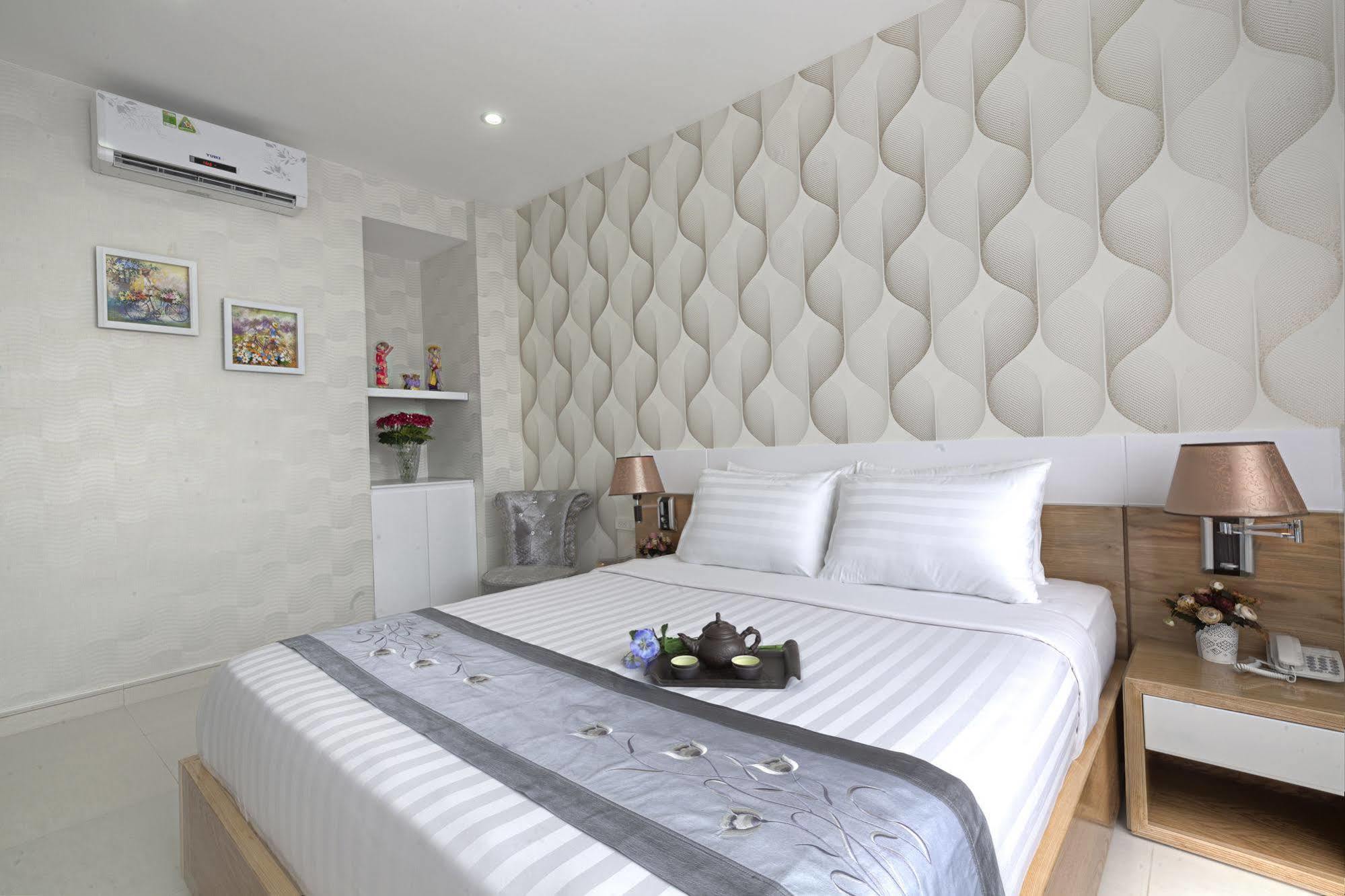 Khách sạn Vân Anh Luxury